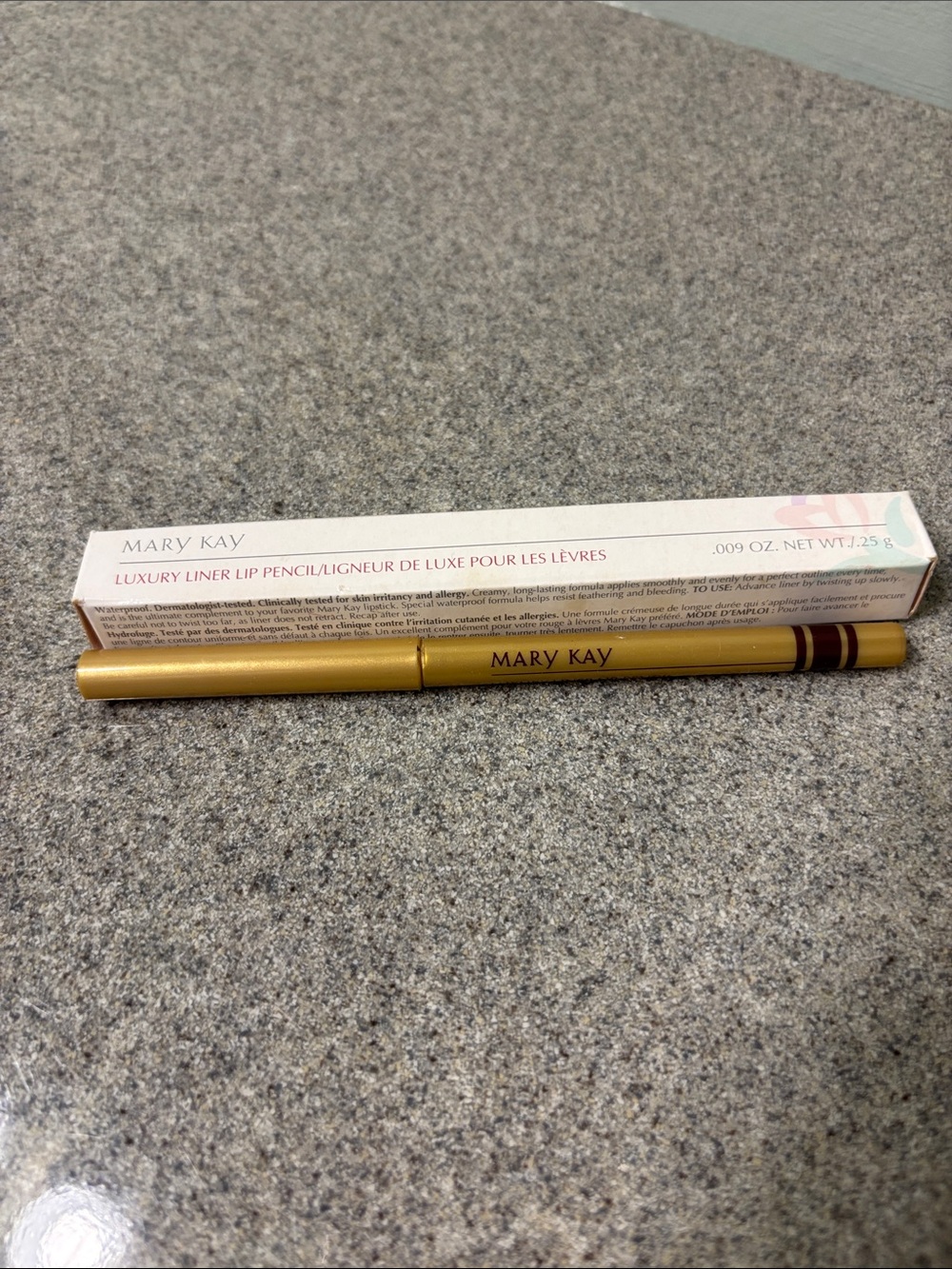 NWT Mary Kay Luxury Liner Lip Pencil - Dark Berry